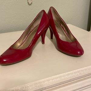 Bandolino red patten pumps sz 9.5